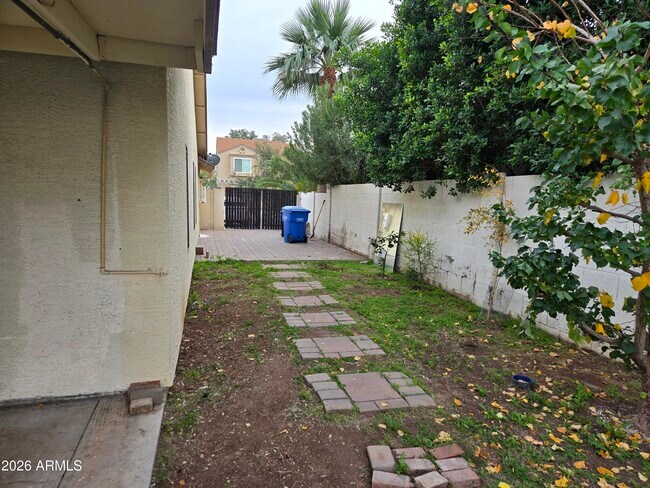 Building Photo - 4784 W Oraibi Dr