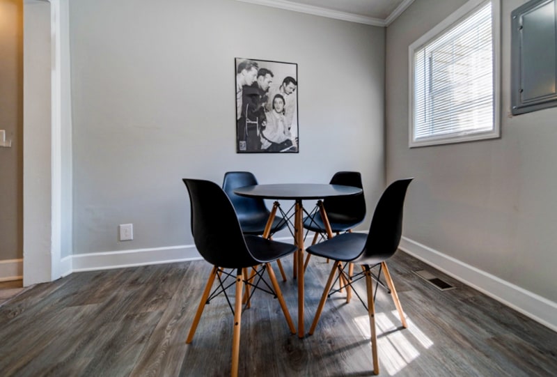 Building Photo - 401 Kingwood Dr