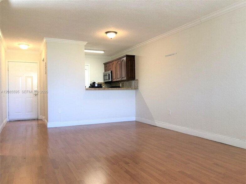 Building Photo - 300 Madeira Ave