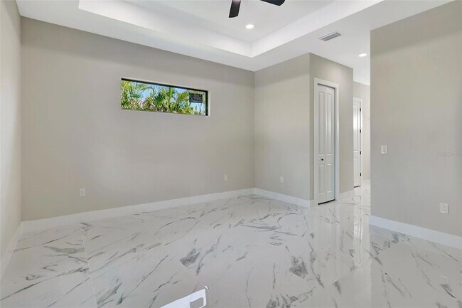 Building Photo - 212 Fairway Rd