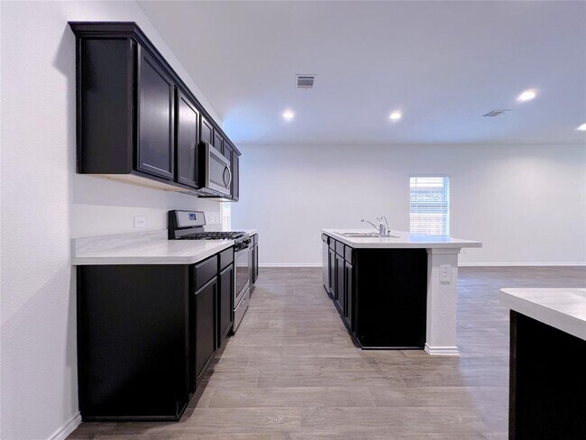 Building Photo - 14732 Hazel Br Dr