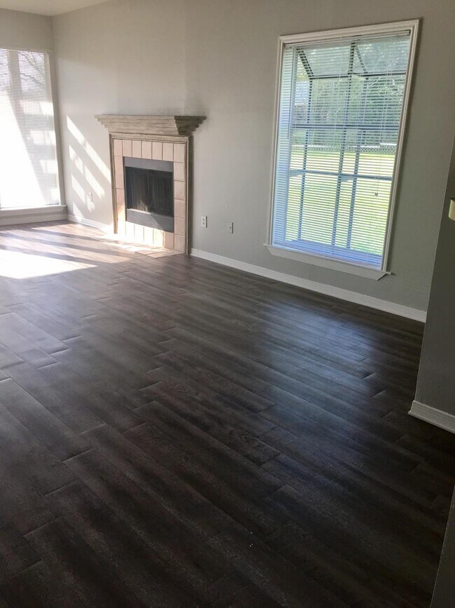 It will fit. - 908 Pearl St