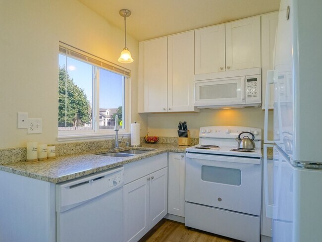 Building Photo - 5038 Chariot Dr