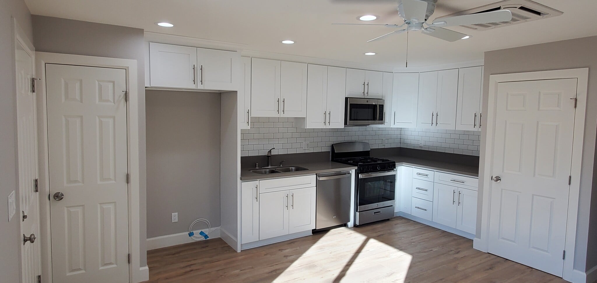 kitchen (fridge not included). - 7650 Ostrom Ave