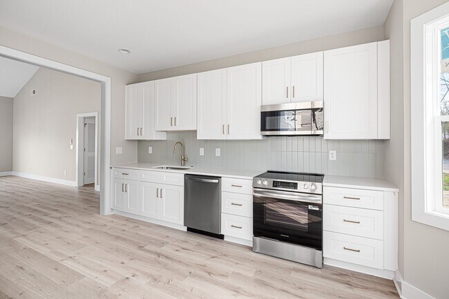 Building Photo - New Construction: 3 bed/2 bath Home in the Brentwood/Nippers Corner neighborhood, One Car Garage