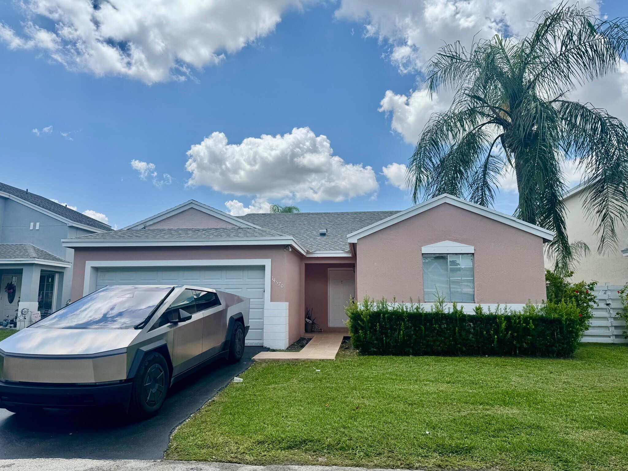 Building Photo - 14570 SW 145th Pl