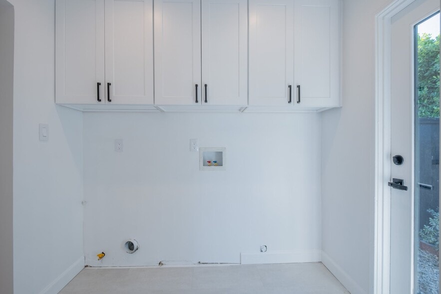 Building Photo - 14418 Martha St