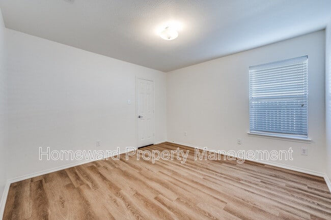 Building Photo - 9817 Tanglebrush Dr