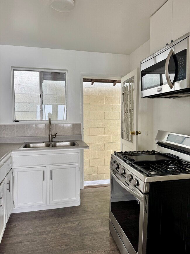 Building Photo - 13429 Beach Ave