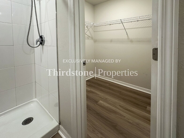 Building Photo - 6522 Sweetbay Ln