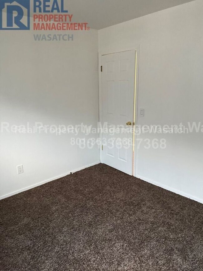 Building Photo - 835 S 835 E