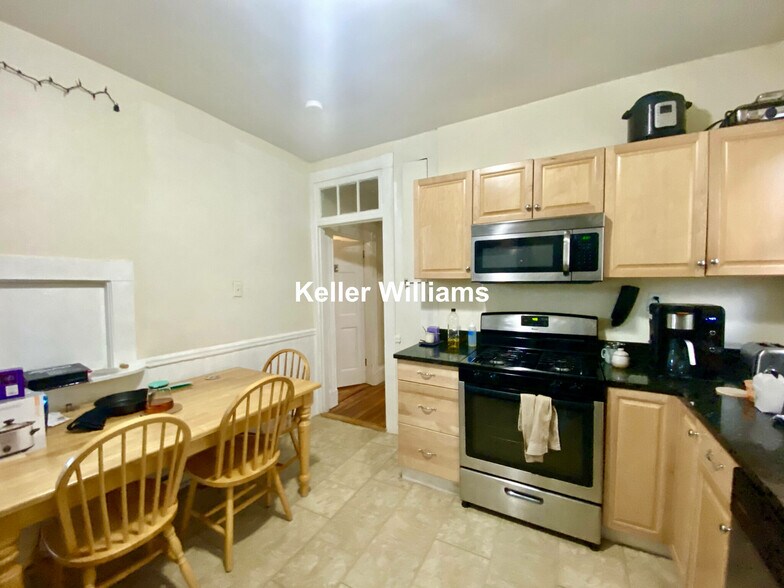 Primary Photo - 53 Hillside St