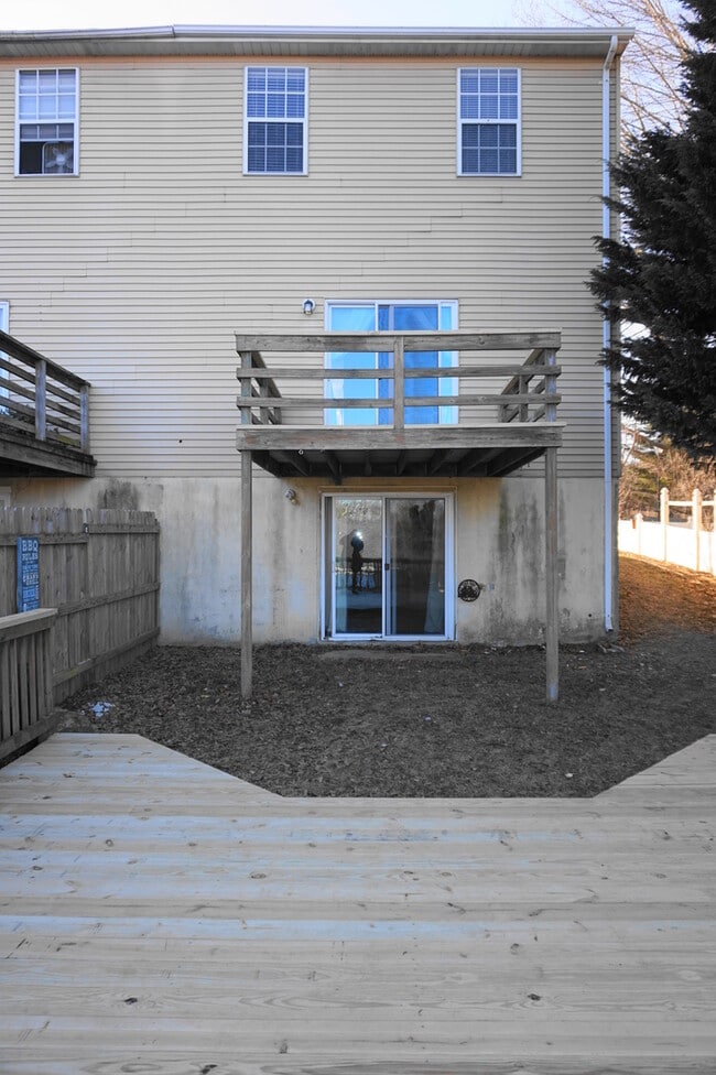 Building Photo - Charming 3Bed/2.5 Bath in Nottingham!