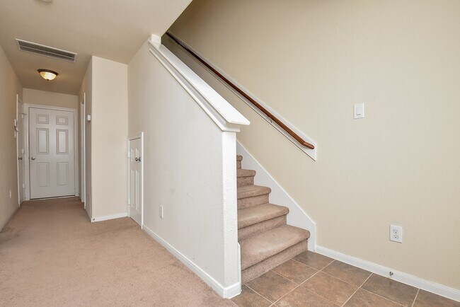 Building Photo - 3419 Clearview Villa Way
