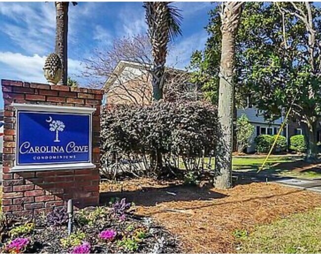 Building Photo - 415 Parkdale Dr