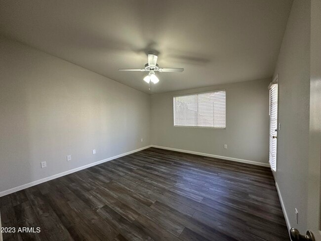 Building Photo - 314 E Hartford Ave