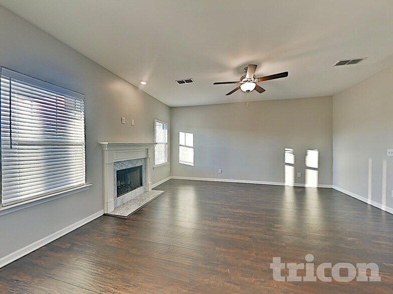Building Photo - 604 Eagle View Dr