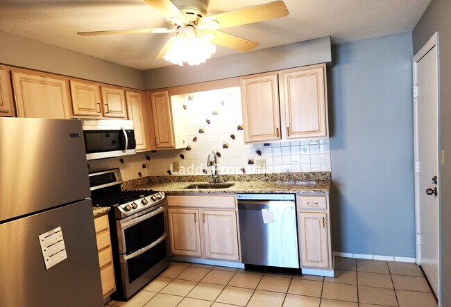 Kitchen - 88 Beacon St, Unit 9