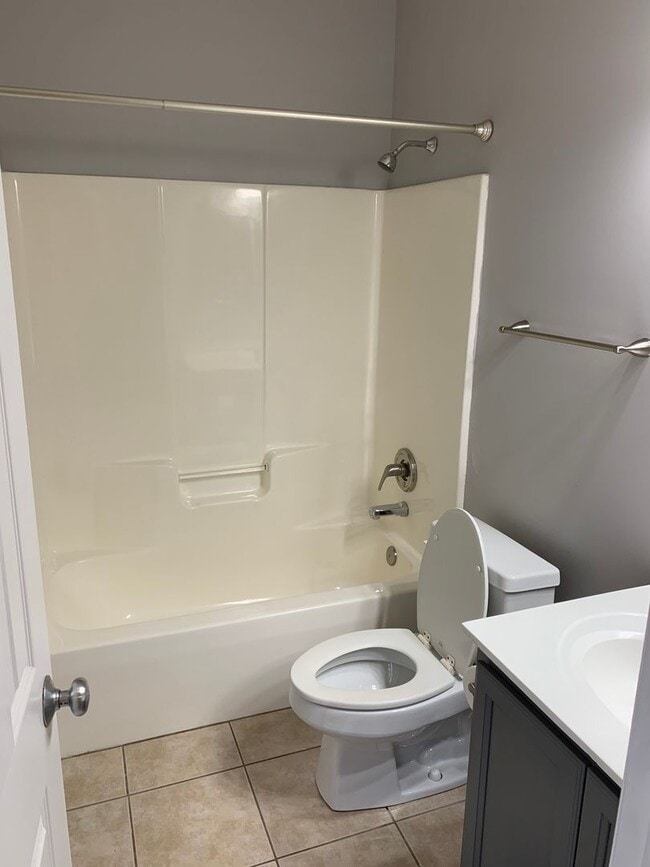 Building Photo - Fall 2026 Two Bedroom @ Park Place Condos!