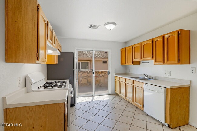 Building Photo - 12504 Jon Evans Dr