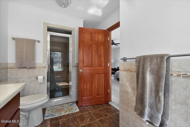 Building Photo - 15 Chase Ln