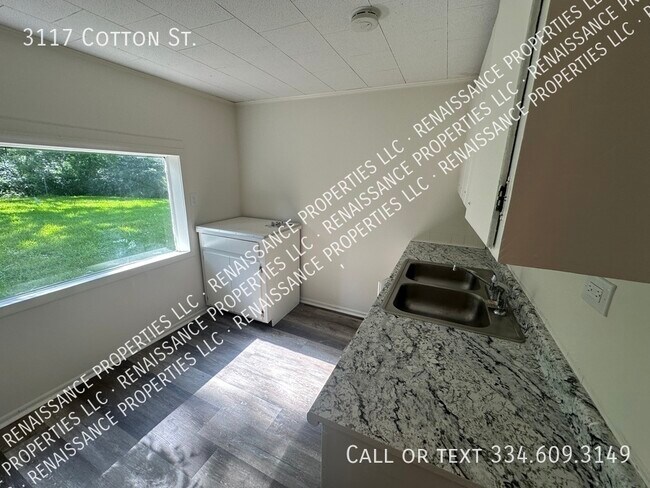 Building Photo - 3117 Cotton St