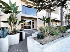 Building Photo - 535 Magnolia Ave