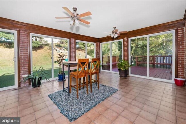 Building Photo - 253 Peoples Way