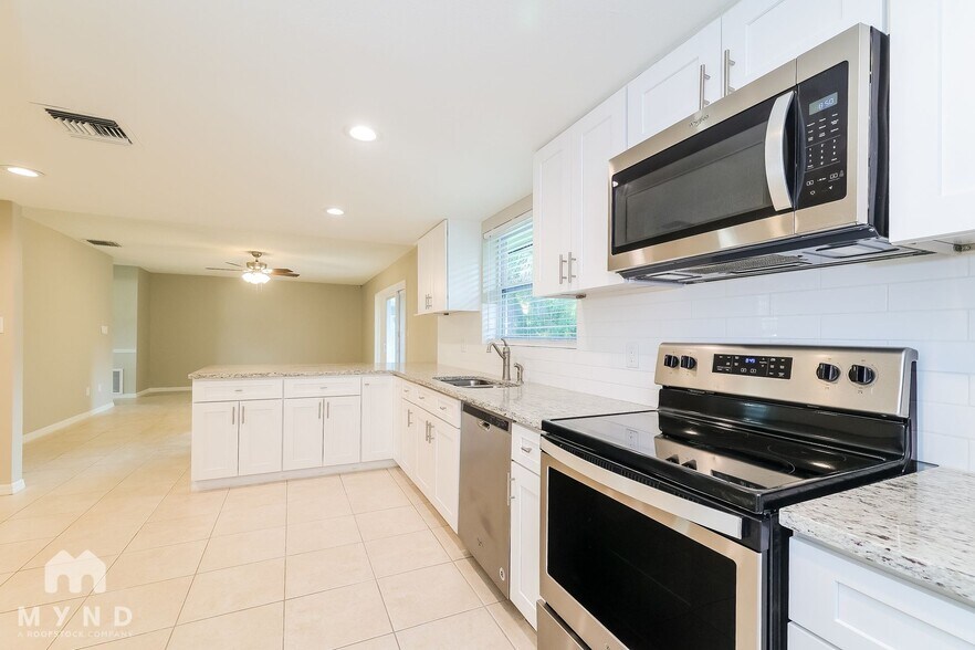 Building Photo - 1519 Stormway Ct