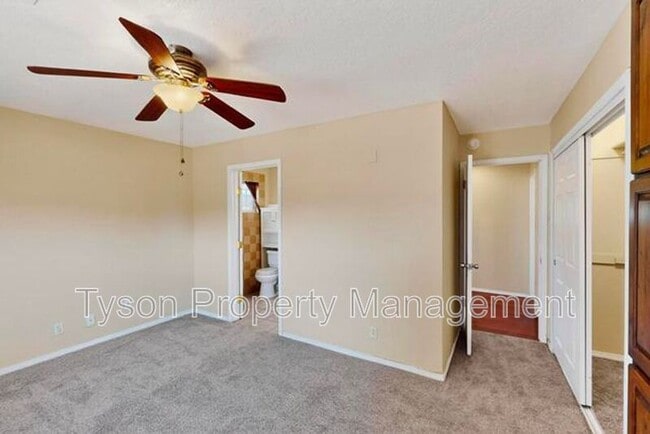 Building Photo - 8804 Bellehaven Ave NE