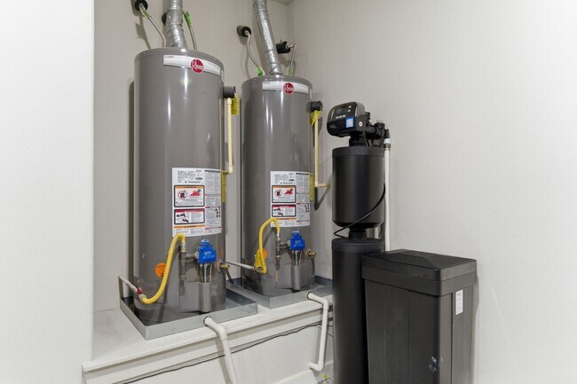 Building Photo - 22515 Bassett Hollow Ln