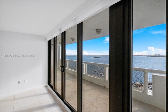 Building Photo - 1717 N Bayshore Dr