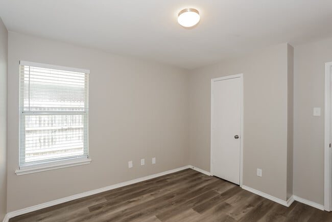 Building Photo - 1213 Crooked Creek Ct
