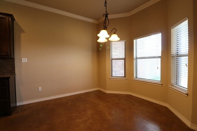 Building Photo - Stallion 3101 - 3105