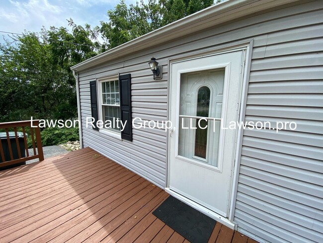 Building Photo - Two Bedroom Home In Salem with Spacious Ya...