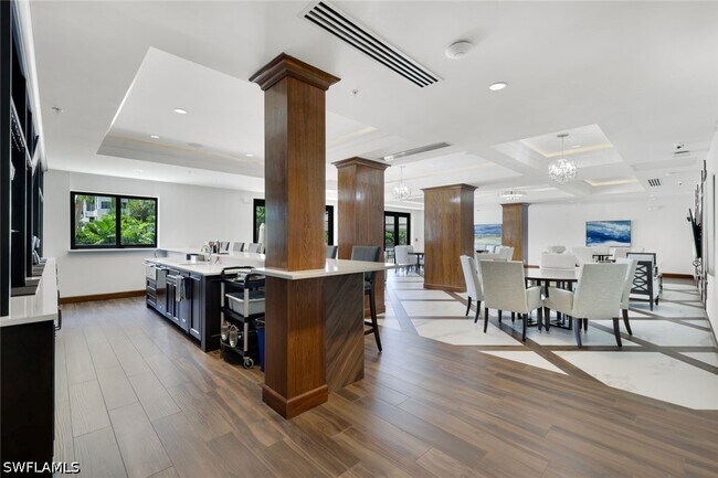 Building Photo - 6075 Pelican Bay Blvd