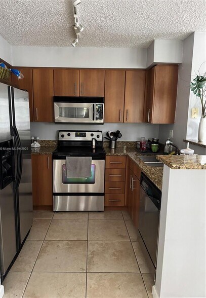 Building Photo - 1165 Crystal Way