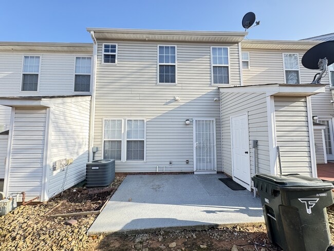 Building Photo - 226 Gr-Pd-51