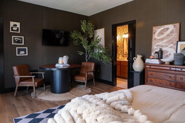 Building Photo - 70 Arshamomaque Ave