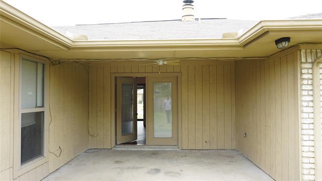 Building Photo - 1018 Fair Oaks Dr