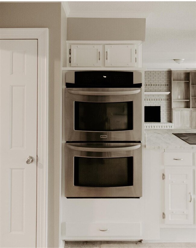 Building Photo - 1908 Newfields Rd