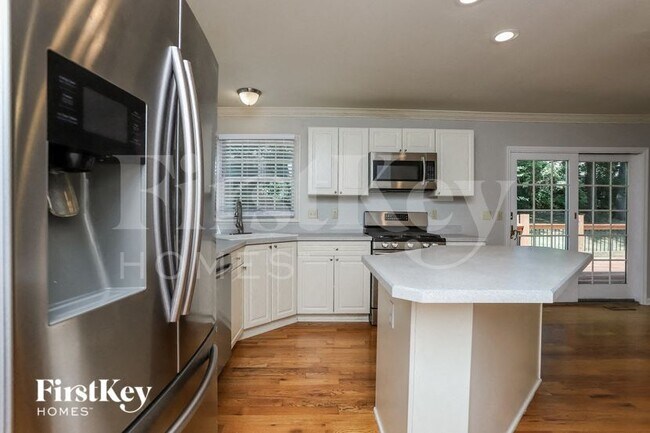 Building Photo - 16030 Surfview Ct