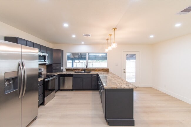 Building Photo - 15411 Sierra Valle Dr