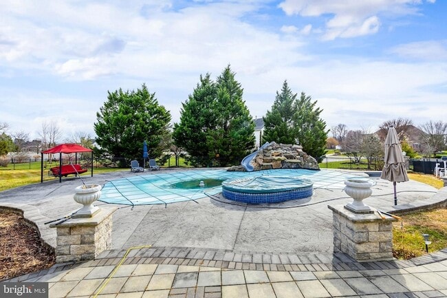 Building Photo - 10 Morning Glory Cir