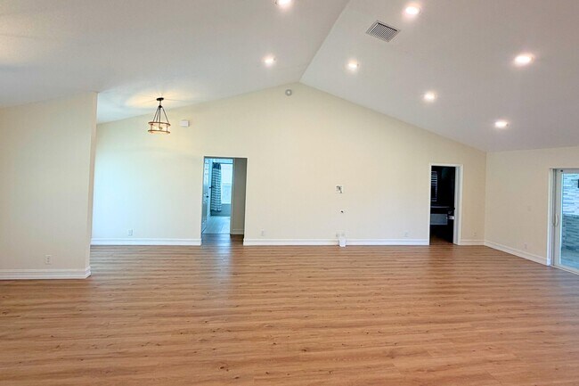 Building Photo - 9505 Majestic Way