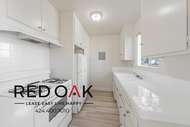 Building Photo - 400 N Mentor Ave