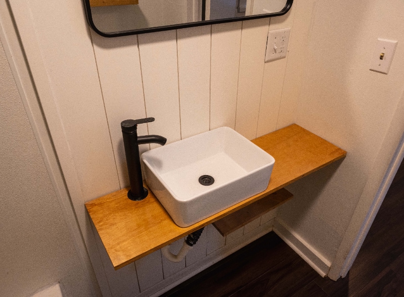 Building Photo - 1631 S Huntington Dr