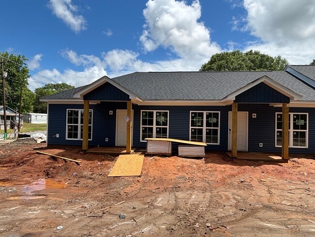 Building Photo - New Construction 2 Bedroom 1 Bath apartment in Downtown Clover