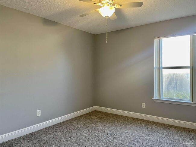 Building Photo - 3052 Red Fern Rd