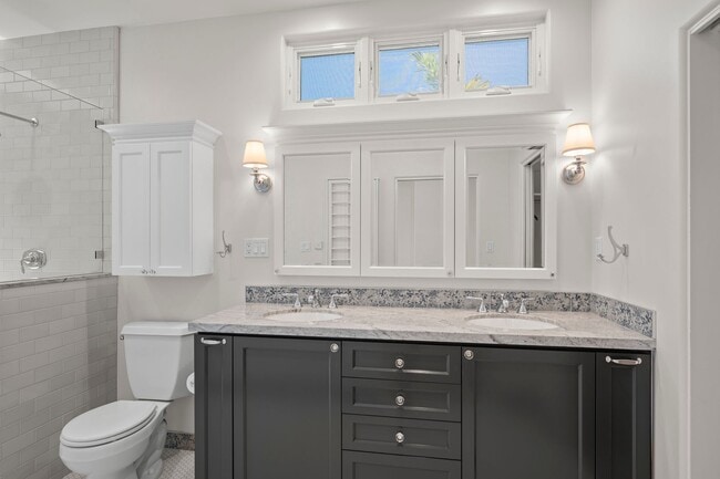 Building Photo - Kensington Exceptional Location 4Bed 3.5 Bath Private Gated Spanish Estate like property
